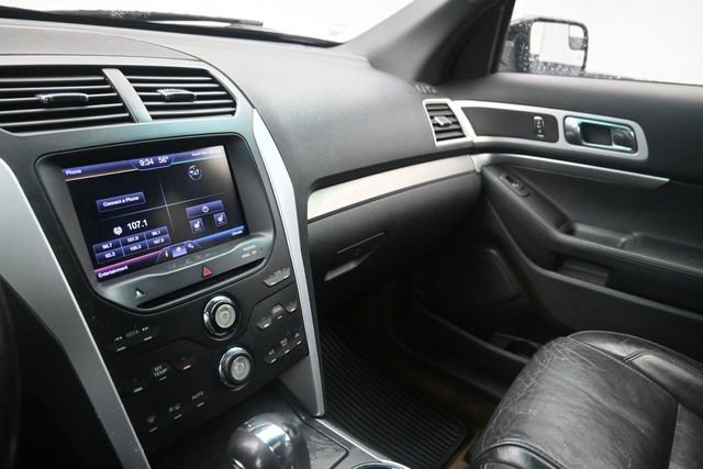Used 2013 Ford Explorer XLT AWD/4WD image 28