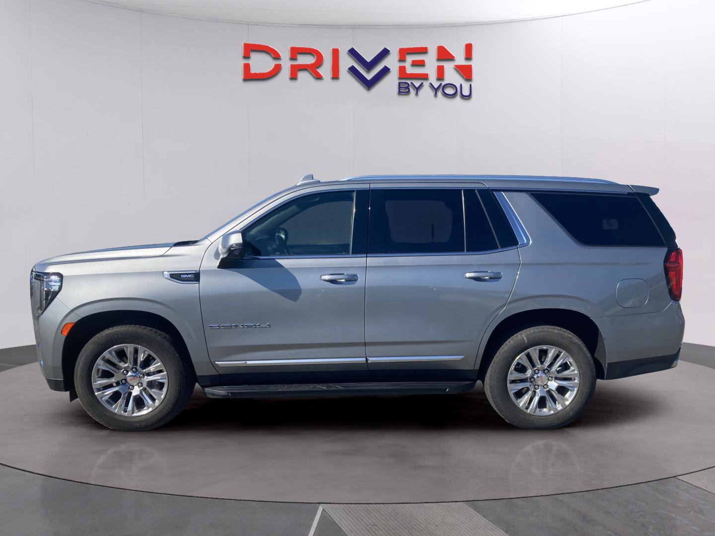 Used 2023 GMC Yukon Denali image 2