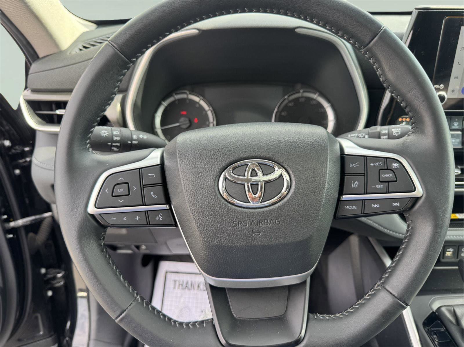 Used 2023 Toyota Highlander XLE AWD/4WD image 21