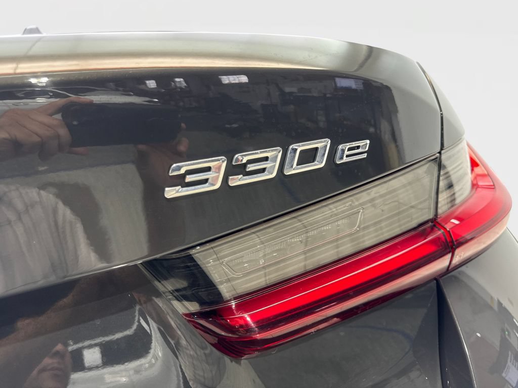Used 2023 BMW 330e xDrive w/ Premium Package AWD/4WD image 24