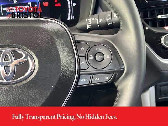 Used 2025 Toyota Corolla Cross XLE FWD image 29