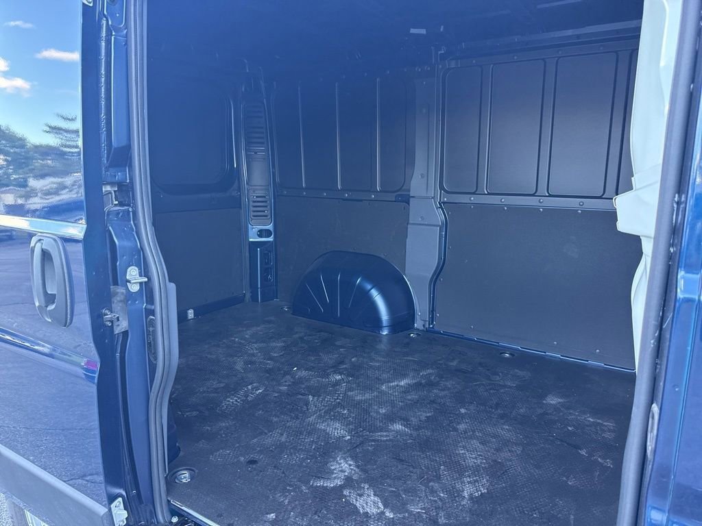 Used 2025 RAM ProMaster 1500 w/ Convenience Group image 32