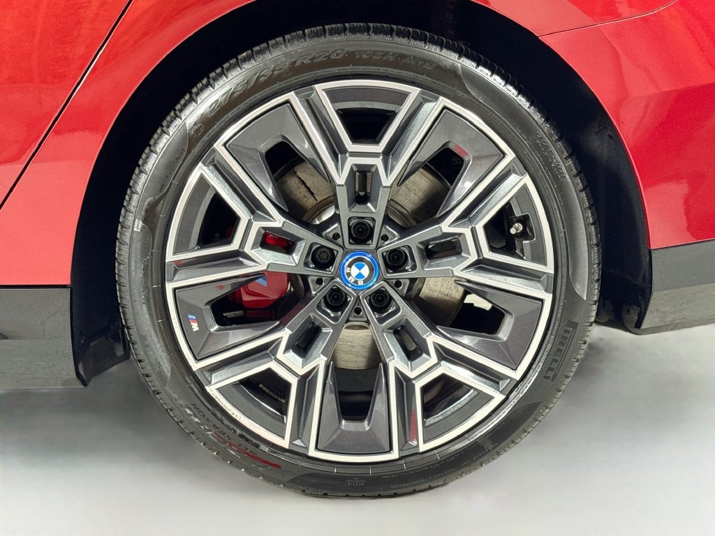 Used 2024 BMW i5 eDrive40i w/ M Sport Package RWD image 11