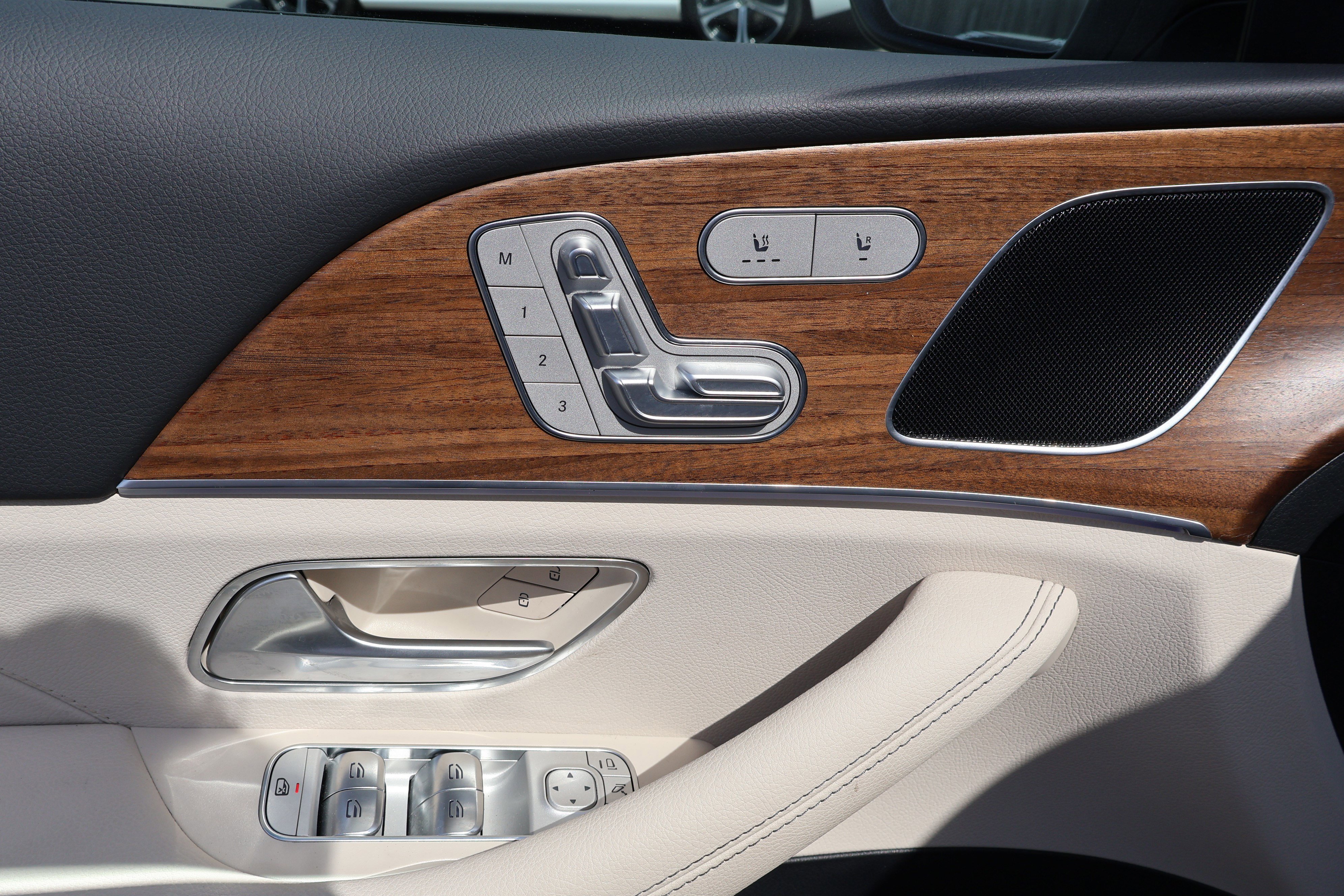 Certified 2025 Mercedes-Benz GLE 450e 4MATIC image 13