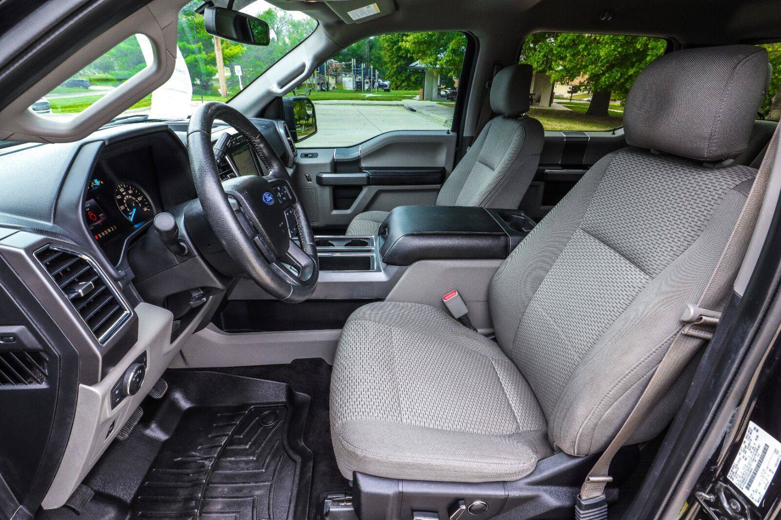 Used 2015 Ford F150 XLT w/ Equipment Group 302A Luxury RWD image 34