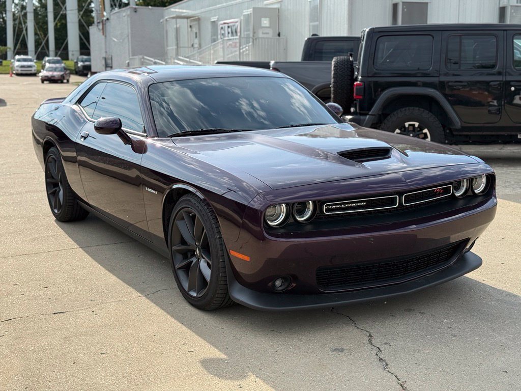 Used 2022 Dodge Challenger R/T w/ Performance Handling Group RWD image 4