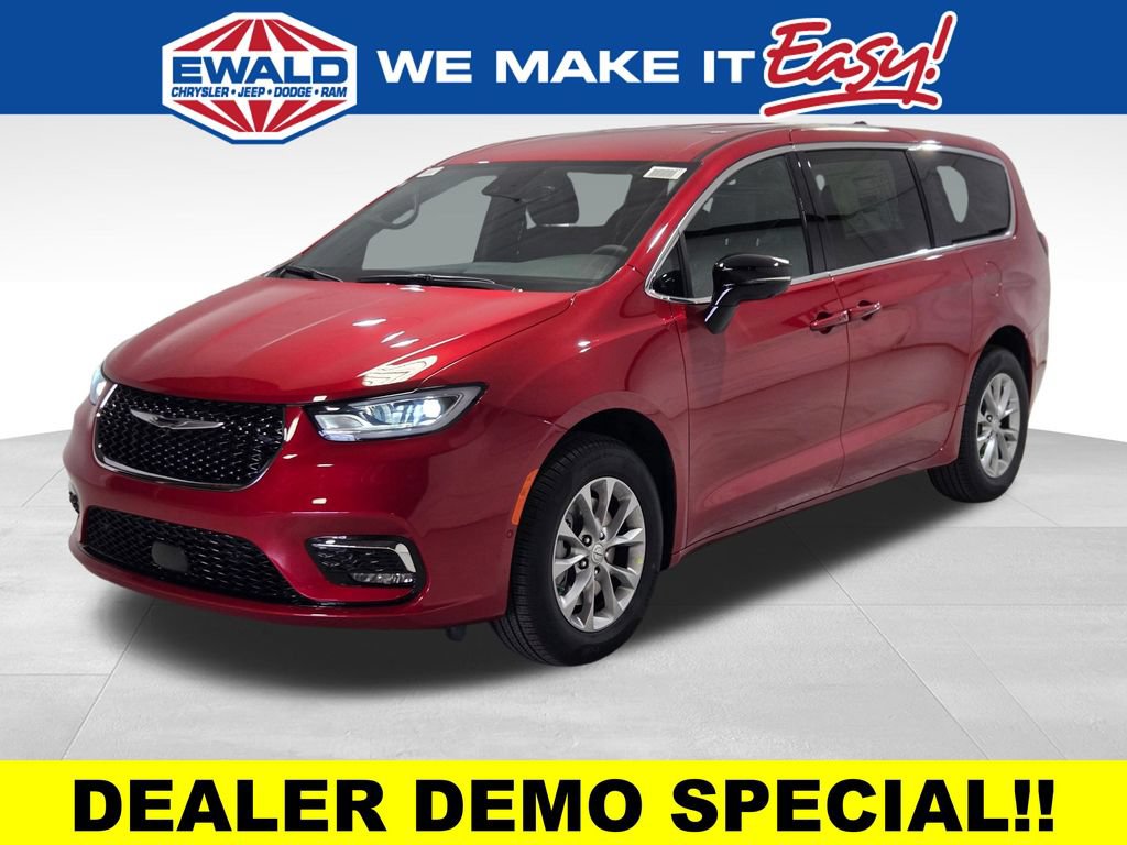 New 2026 Chrysler Pacifica Select AWD/4WD image 14
