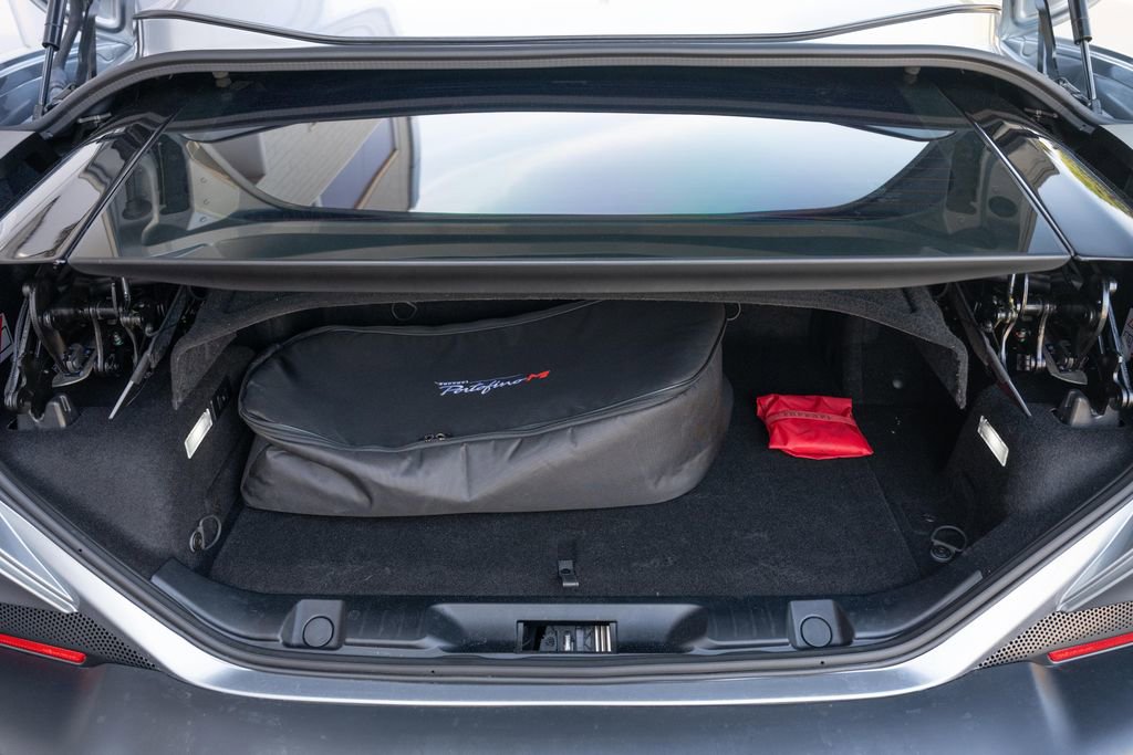 Certified 2022 Ferrari Portofino M image 24