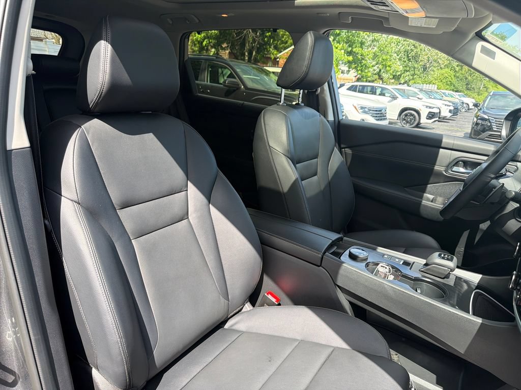 Used 2025 Nissan Rogue SL w/ SL Premium Package AWD/4WD image 53