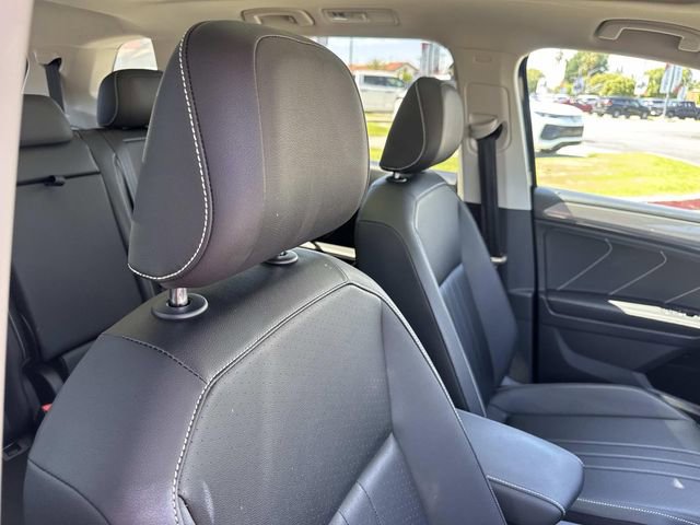 Used 2023 Volkswagen Tiguan SE w/ Panoramic Sunroof Package FWD image 27