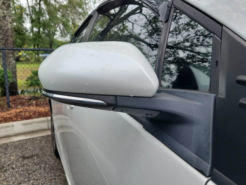 Used 2022 Toyota Prius XLE FWD image 11