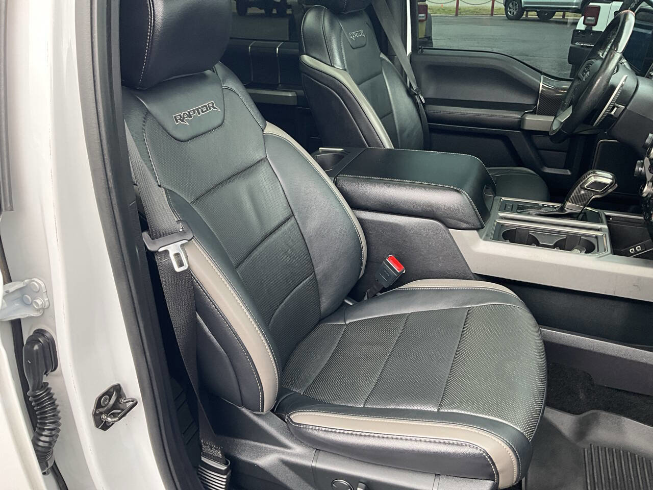 Used 2018 Ford F150 Raptor w/ Equipment Group 802A Luxury image 16
