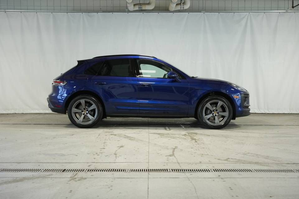 Certified 2026 Porsche Macan AWD/4WD image 8