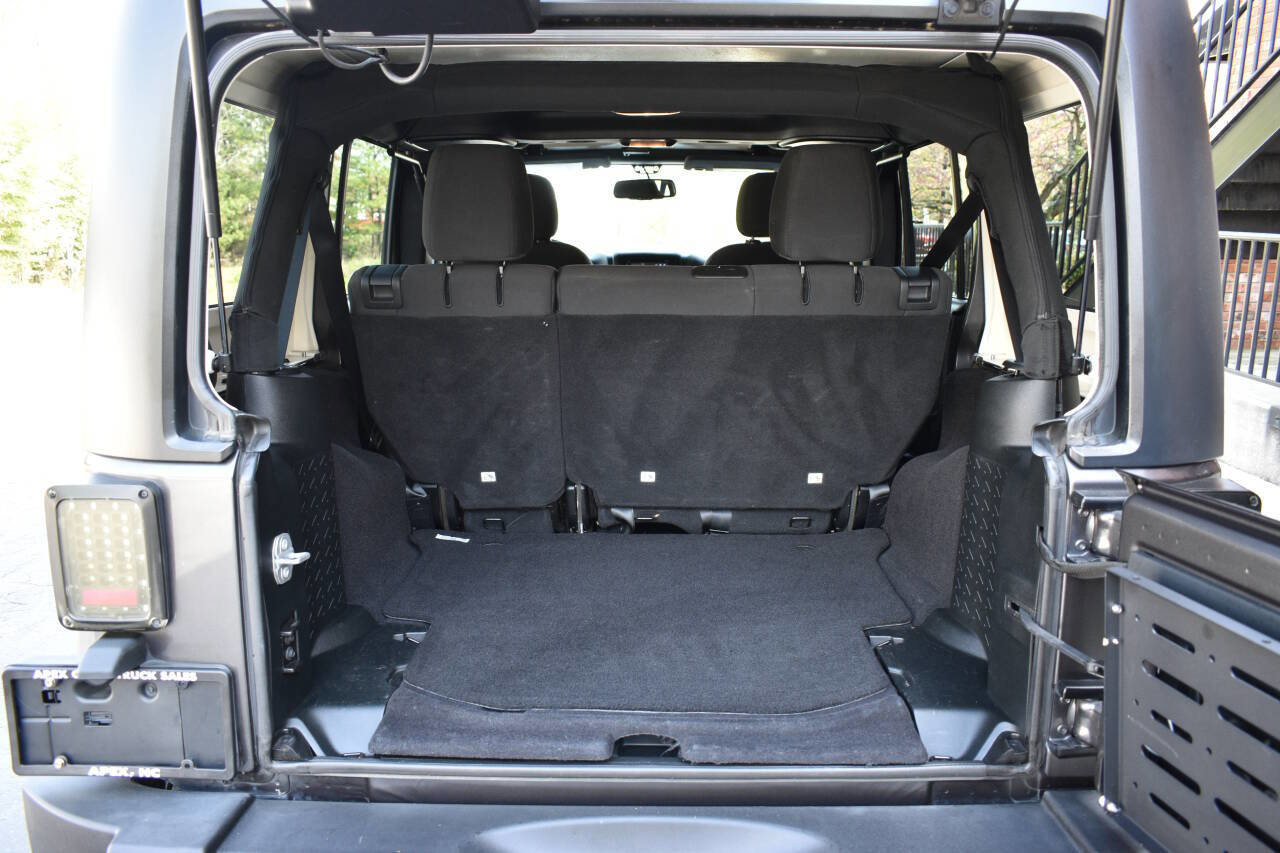 Used 2018 Jeep Wrangler Unlimited Sport S image 10