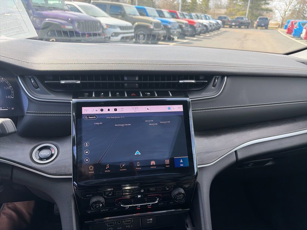 Used 2024 Jeep Grand Cherokee Limited w/ Black Appearance Package image 42