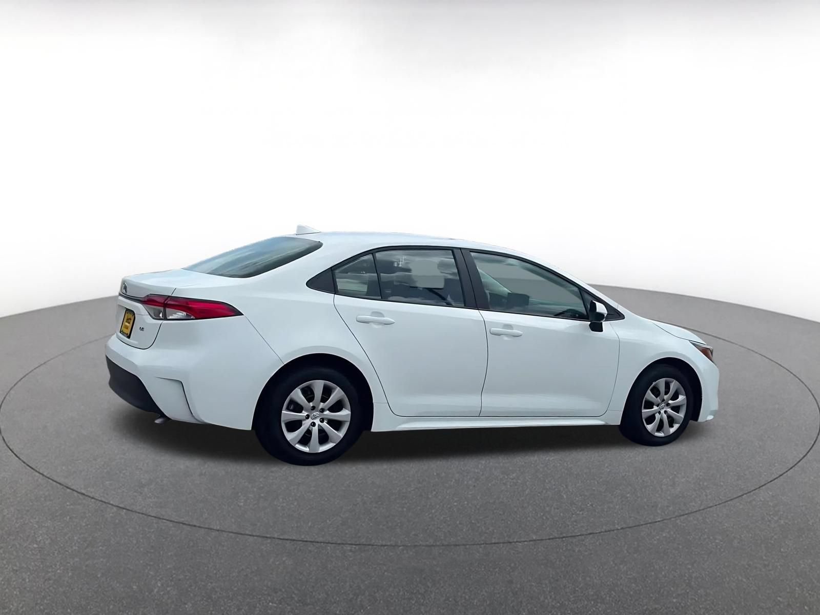 Used 2025 Toyota Corolla LE FWD image 14