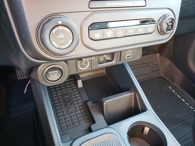 New 2025 Ford Maverick Lariat w/ Black Appearance Package image 23