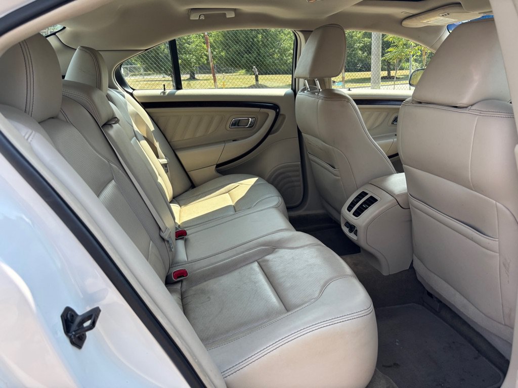 Used 2012 Ford Taurus Limited AWD/4WD image 11