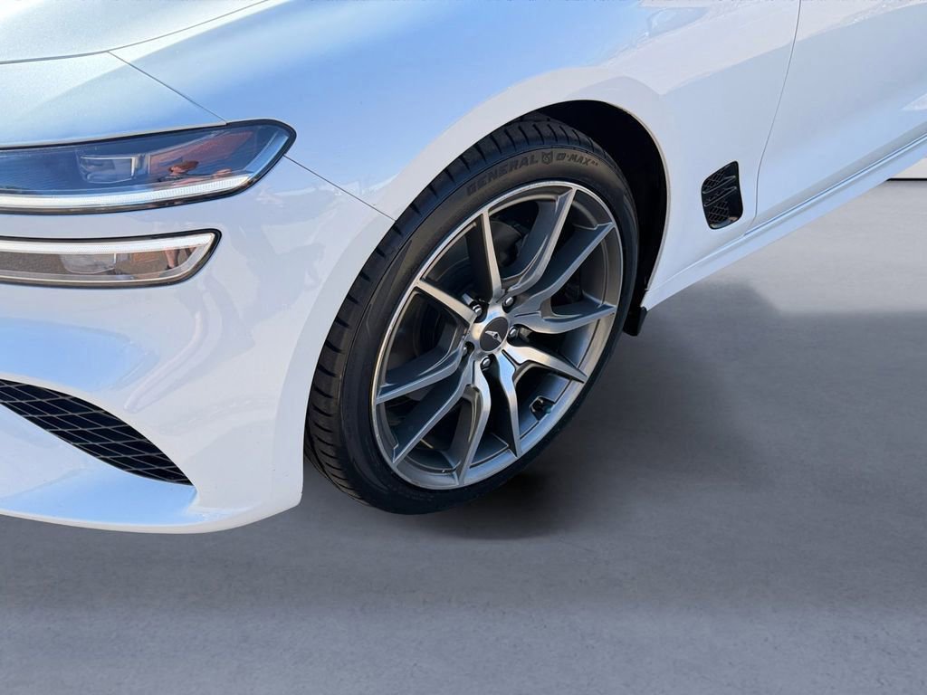 Used 2023 Genesis G70 2.0T image 9