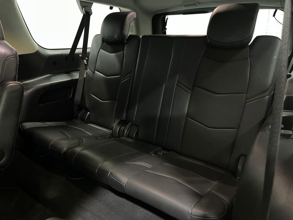 Used 2018 Cadillac Escalade ESV Luxury image 33
