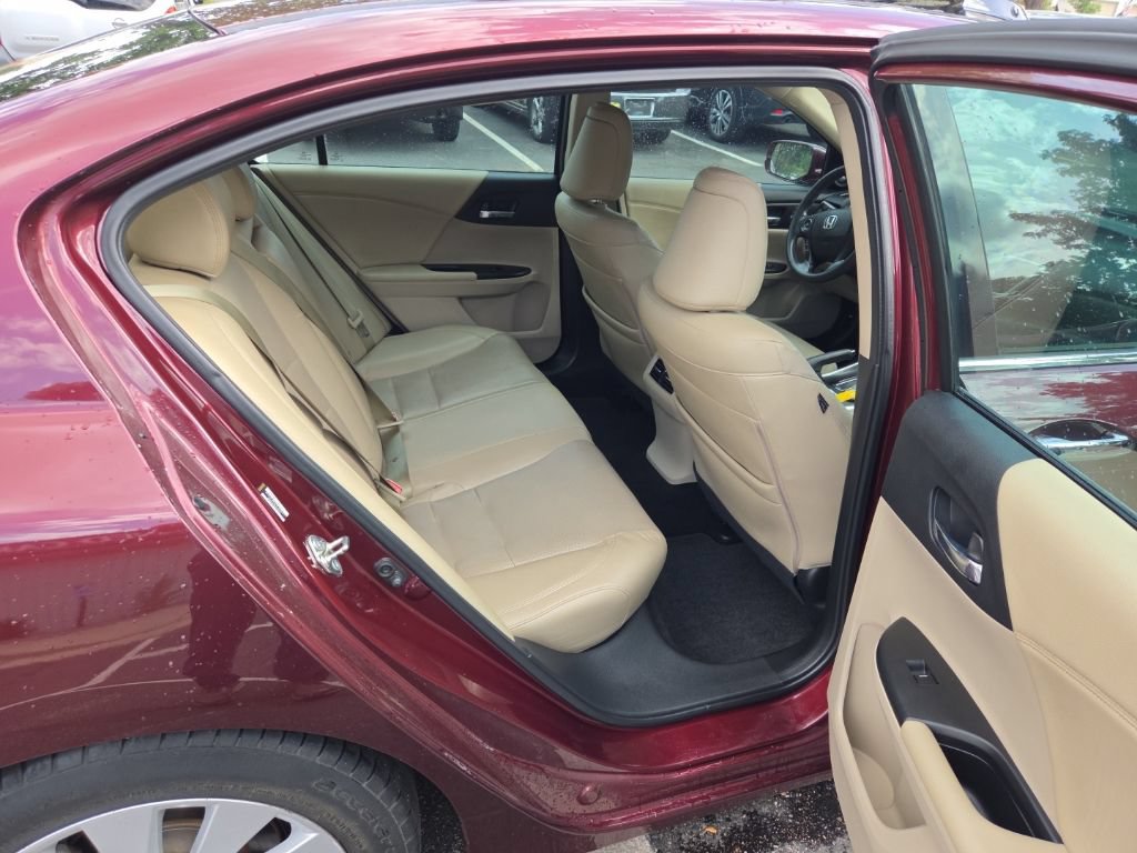 Used 2015 Honda Accord EX-L image 10
