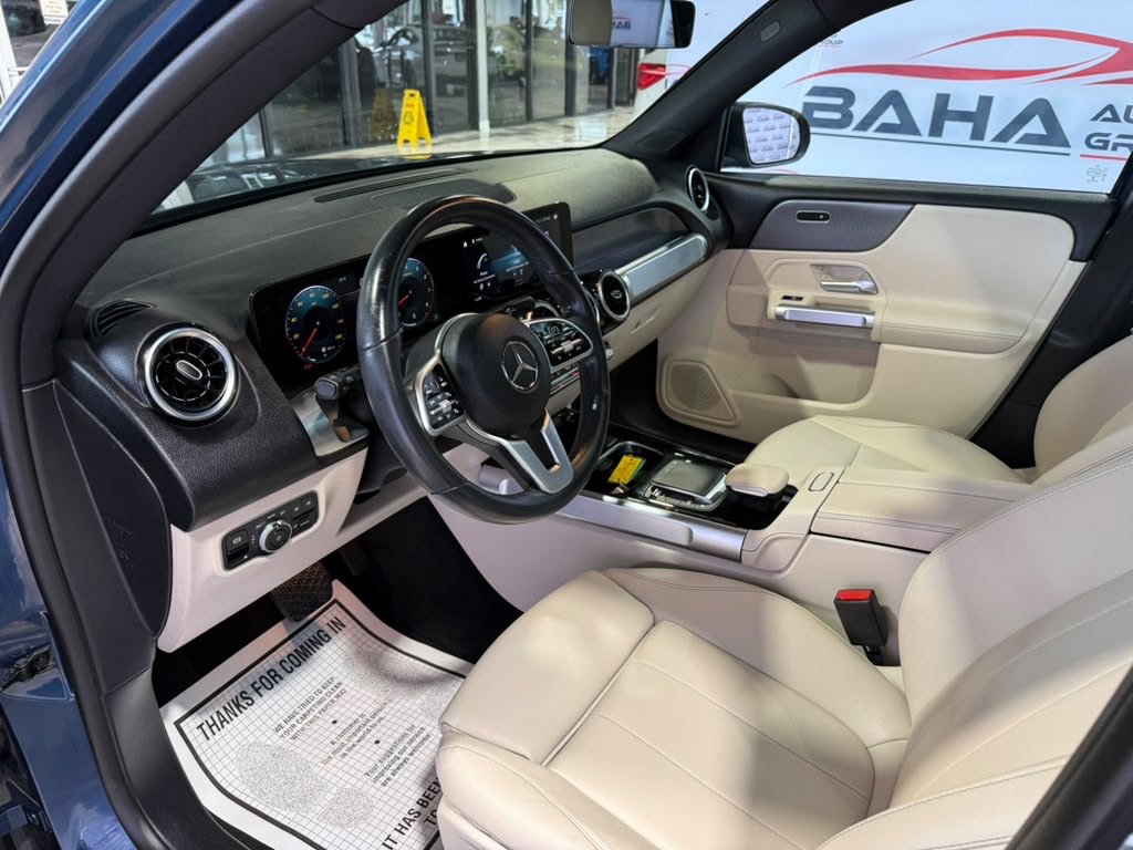 Used 2022 Mercedes-Benz GLB 250 w/ Premium Package Lite image 31