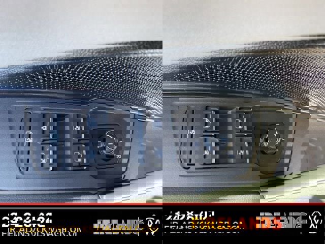 New 2025 Volkswagen Tiguan SE image 24