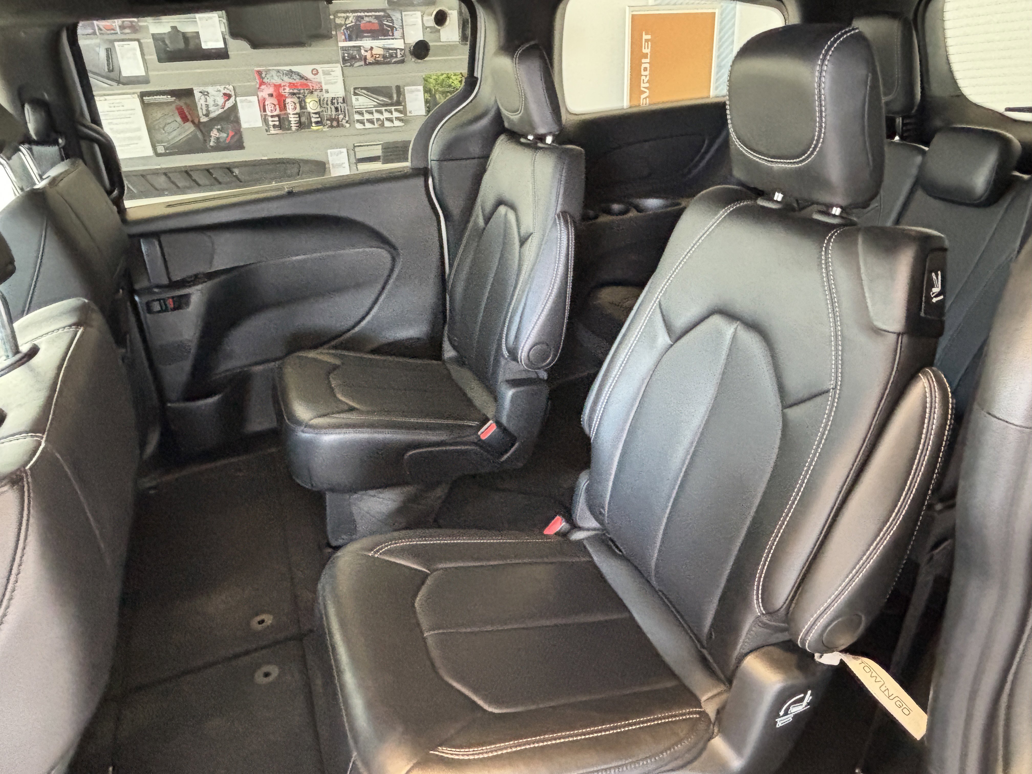 Used 2026 Chrysler Pacifica Select image 18