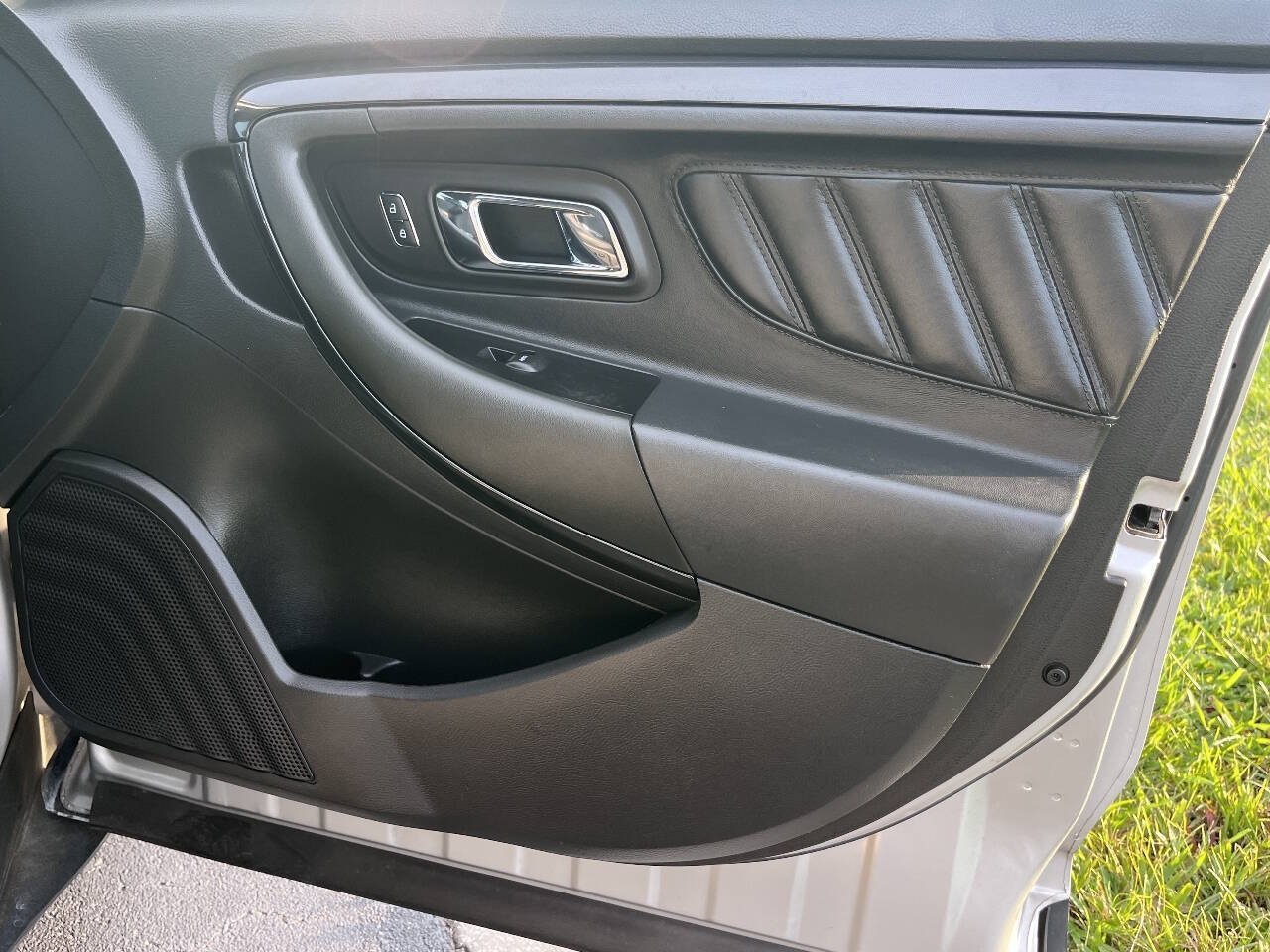 Used 2019 Ford Taurus SHO AWD/4WD image 40