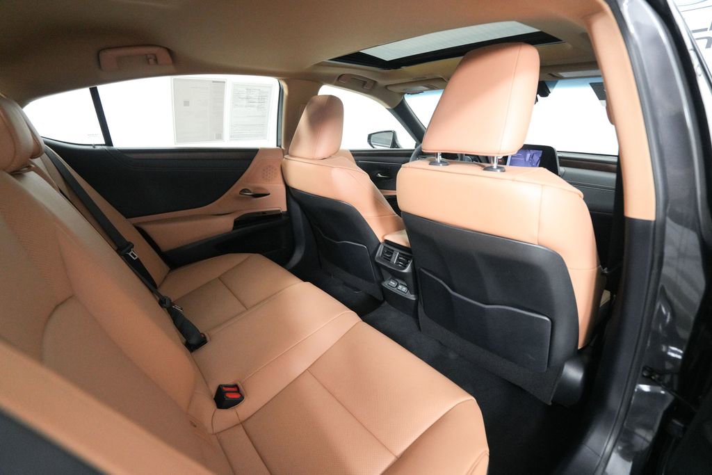 Certified 2024 Lexus ES 350 w/ Premium Package image 18