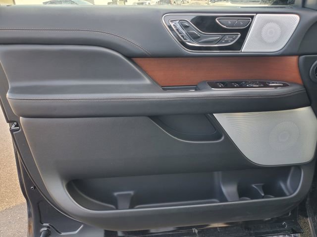 Used 2024 Lincoln Navigator Black Label image 8