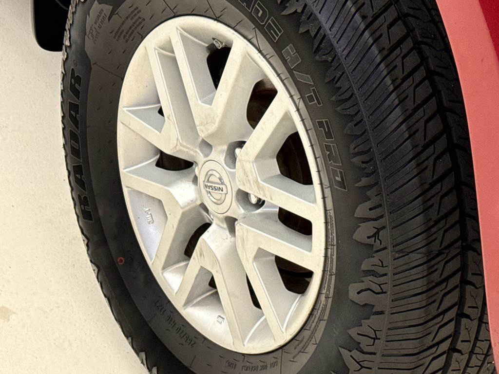 Used 2017 Nissan Frontier SV image 10