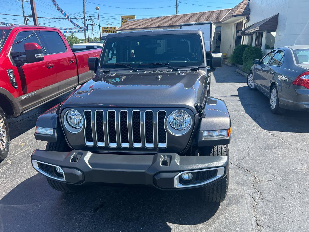 Used 2020 Jeep Wrangler Unlimited Sahara AWD/4WD image 3
