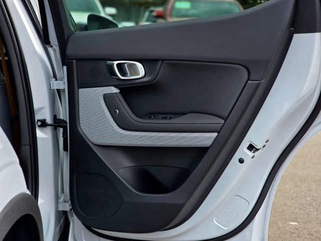 Used 2022 Polestar Polestar 2 w/ Performance Package AWD/4WD image 35