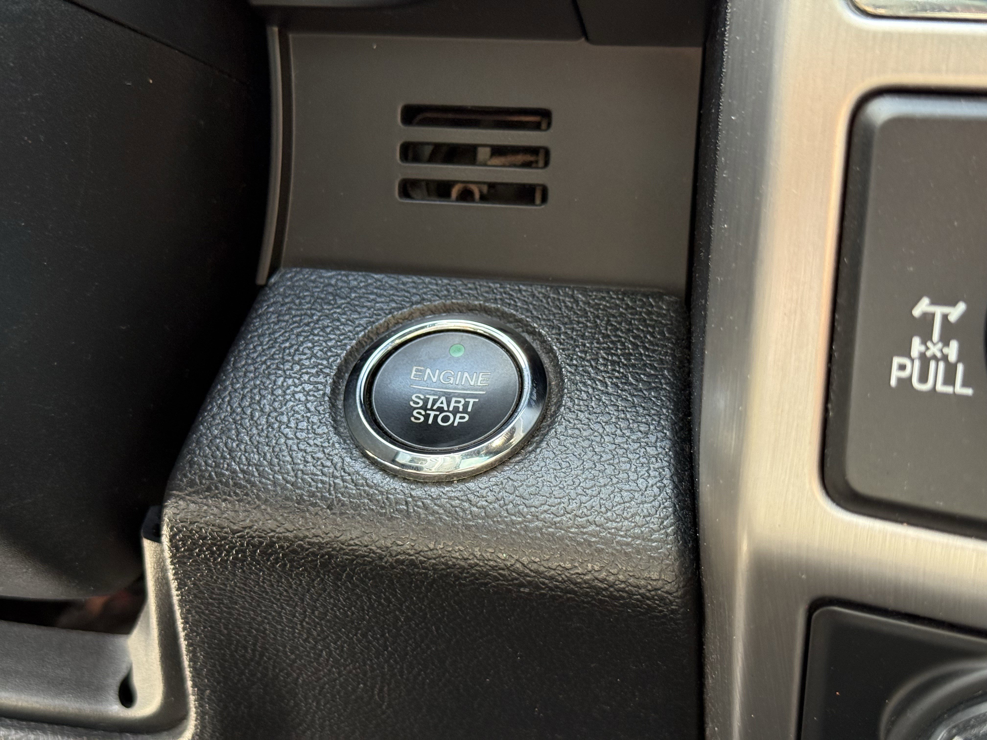 Used 2017 Ford F150 Platinum w/ Equipment Group 701A Luxury image 25