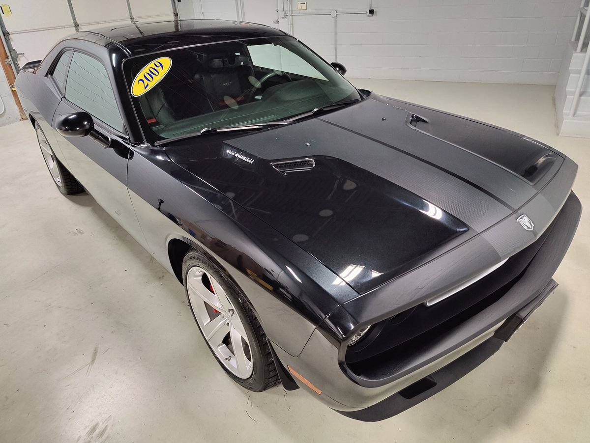 Used 2009 Dodge Challenger SRT8 w/ SRT Option Group II RWD image 2