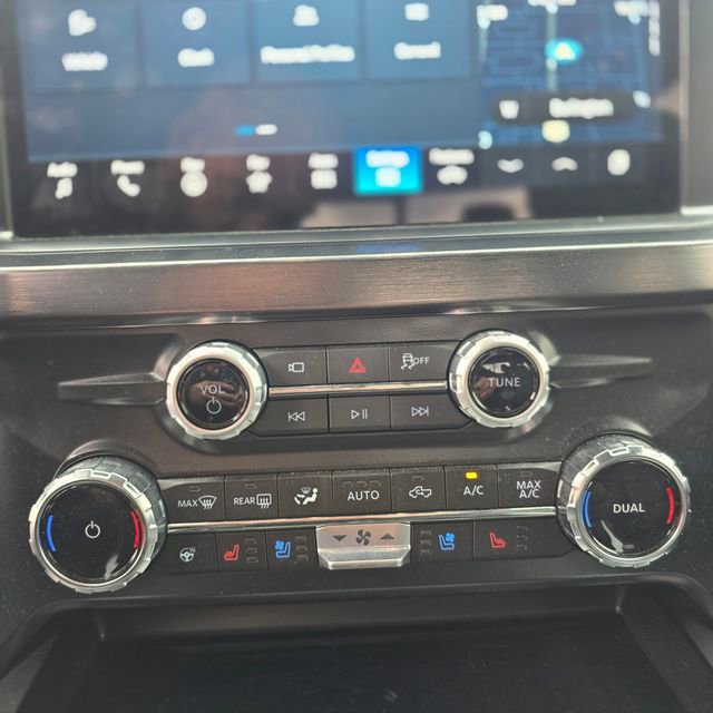 Used 2025 Ford F450 Lariat w/ Lariat Ultimate Package AWD/4WD image 24