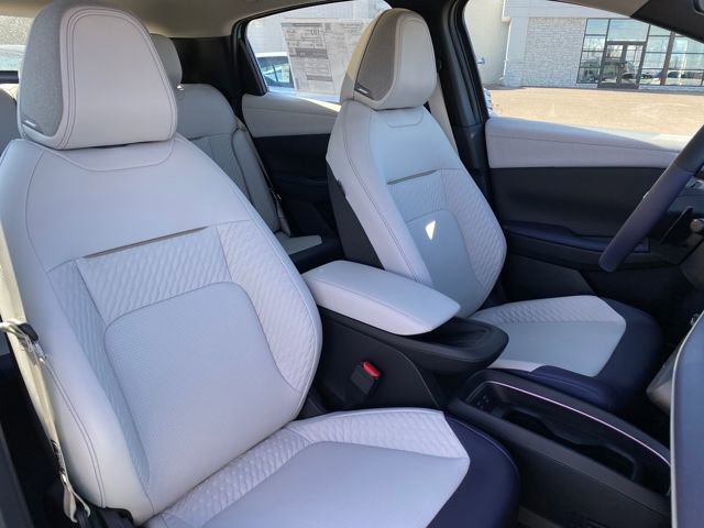 New 2026 Nissan Leaf Platinum+ w/ Cargo Package (Platinum+) image 9