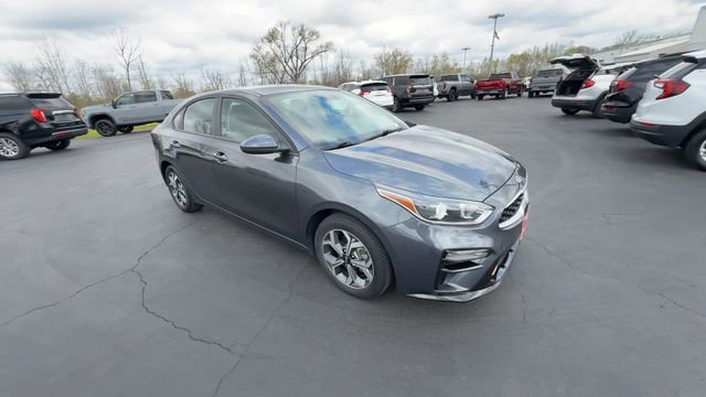 Used 2020 Kia Forte LXS FWD image 2