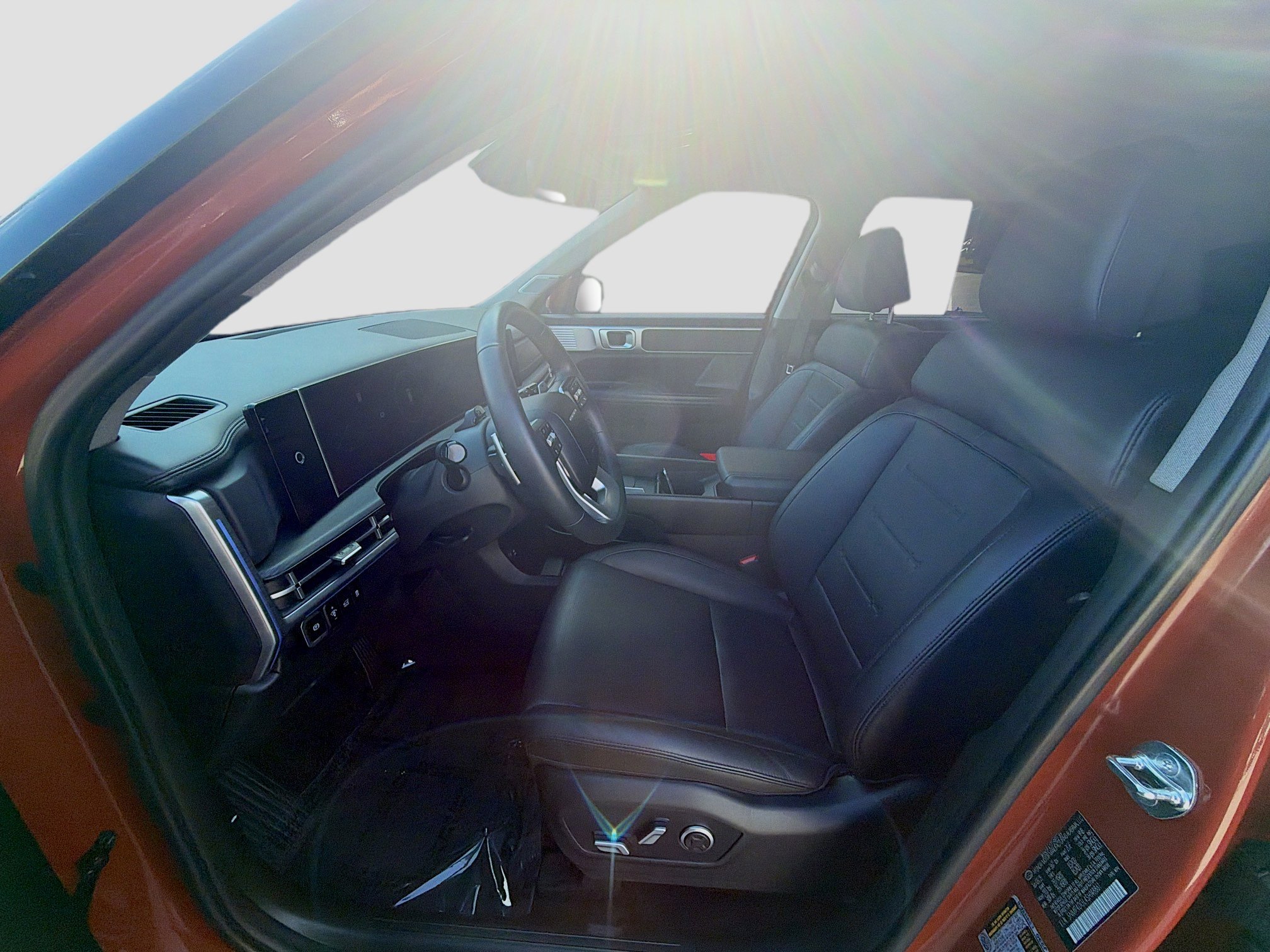 Used 2025 Hyundai Santa Fe Limited AWD/4WD image 18