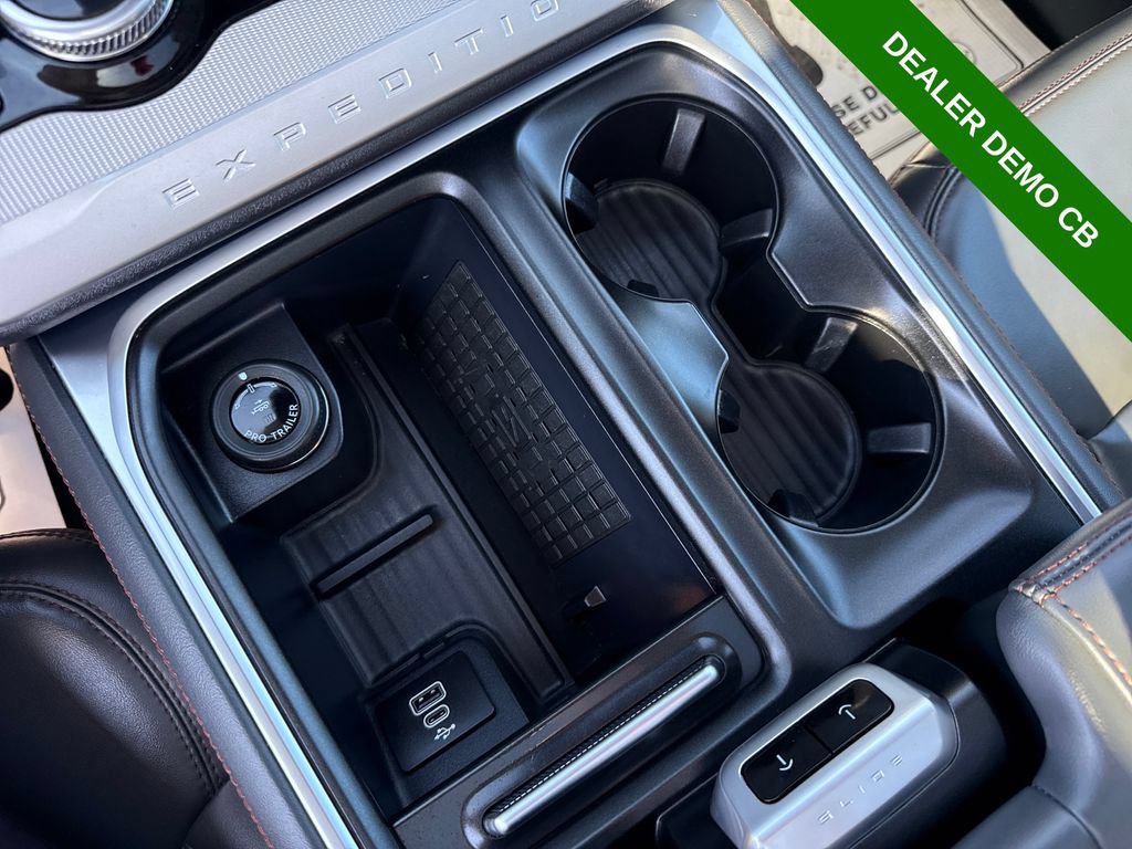 Used 2025 Ford Expedition Active AWD/4WD image 38