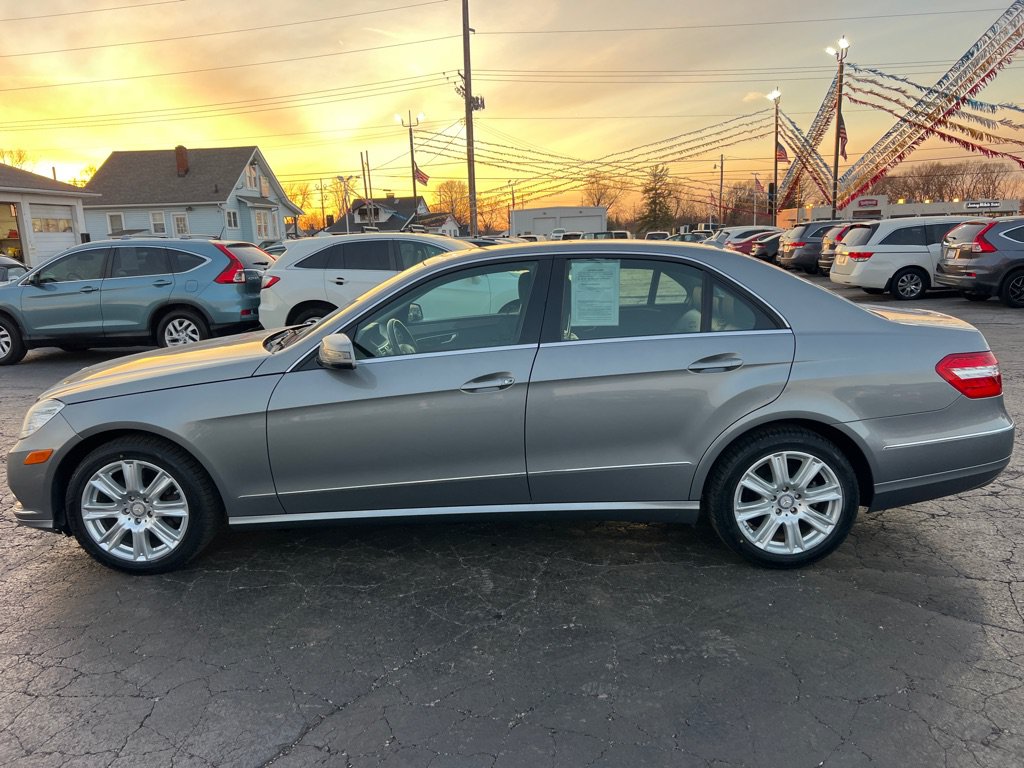 Used 2013 Mercedes-Benz E 350 4MATIC Sedan image 4