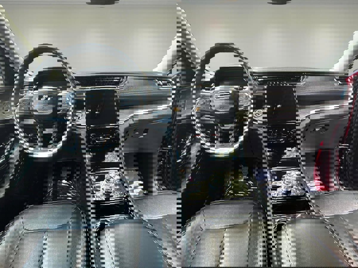 Used 2023 Jeep Grand Cherokee Limited image 9