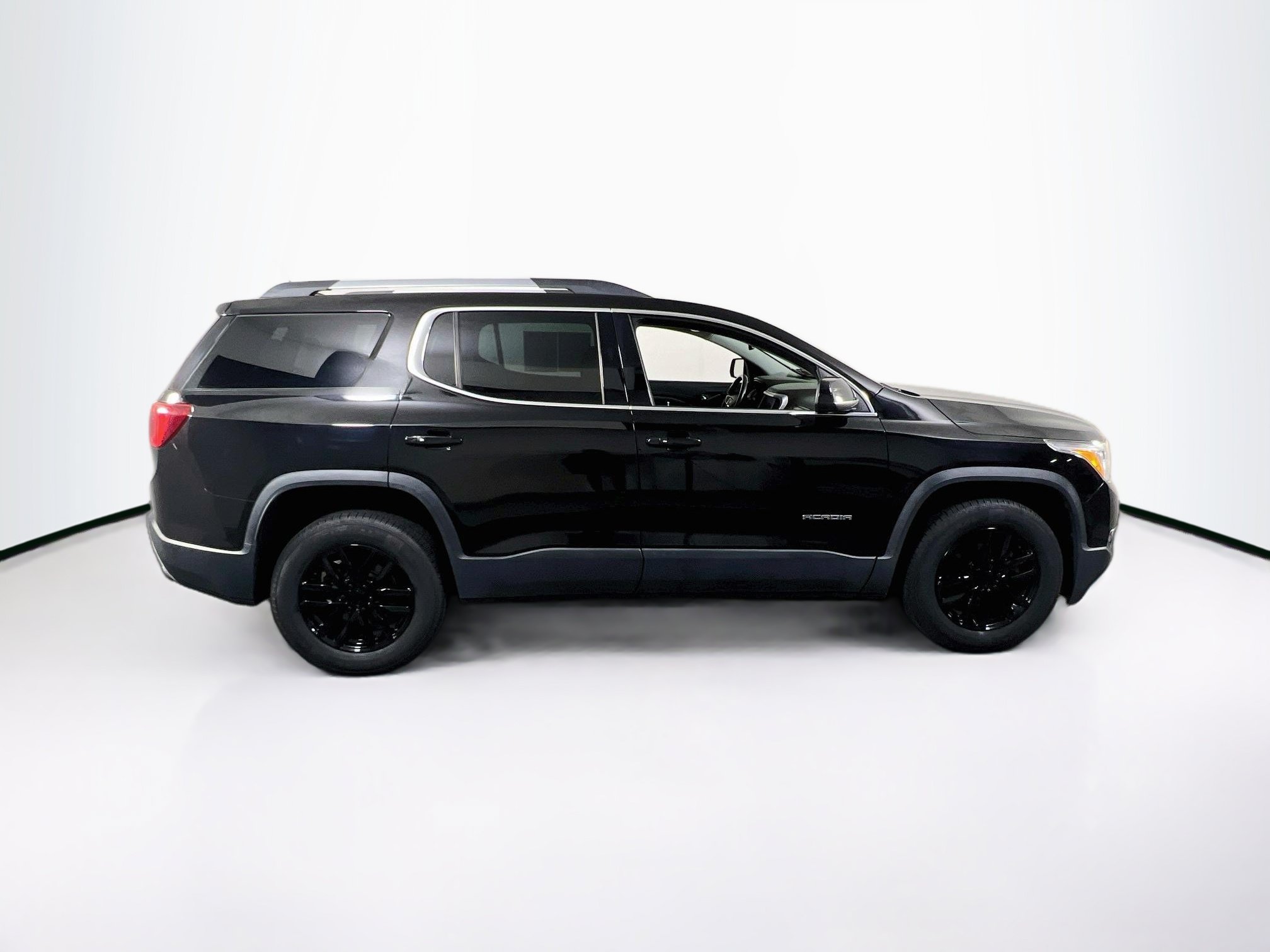 Used 2019 GMC Acadia SLT w/ LPO, Floor Liner Package AWD/4WD image 4