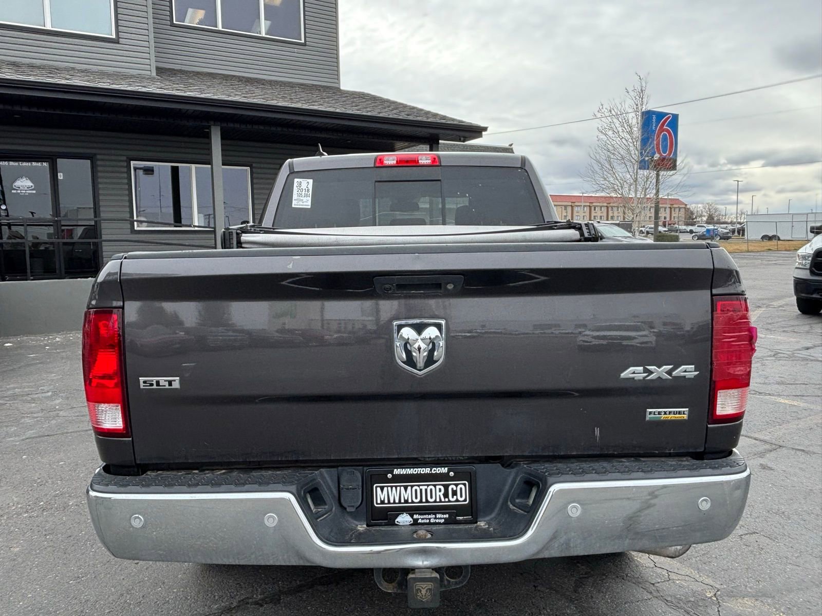 Used 2018 RAM 1500 Classic SLT image 4