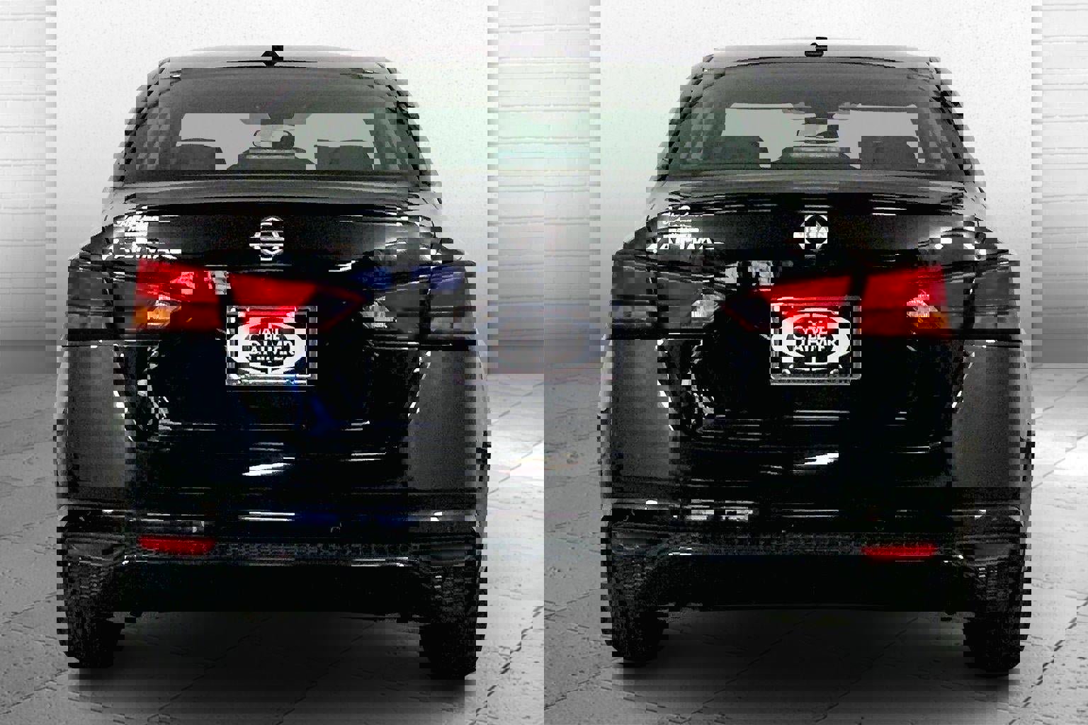 Used 2025 Nissan Altima 2.5 SV image 3