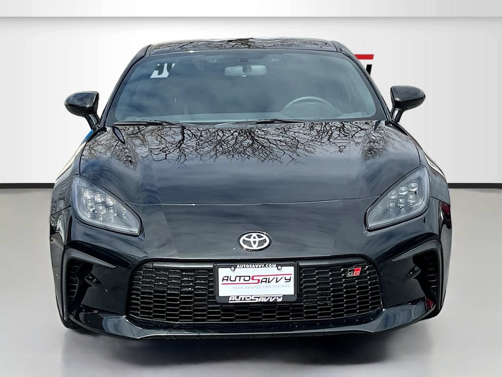 Used 2025 Toyota GR86 Premium w/ ALL Weather Mat Package (TMS) RWD image 2