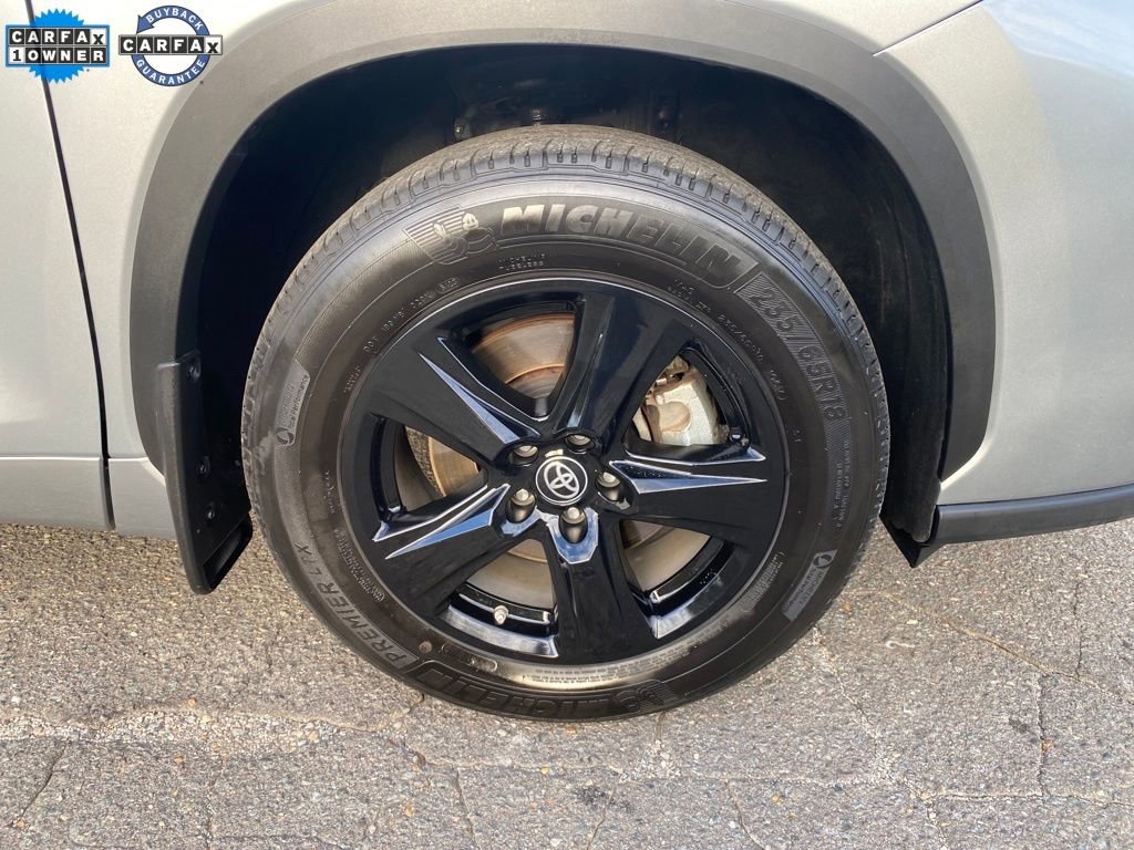 Used 2024 Toyota Highlander LE image 9