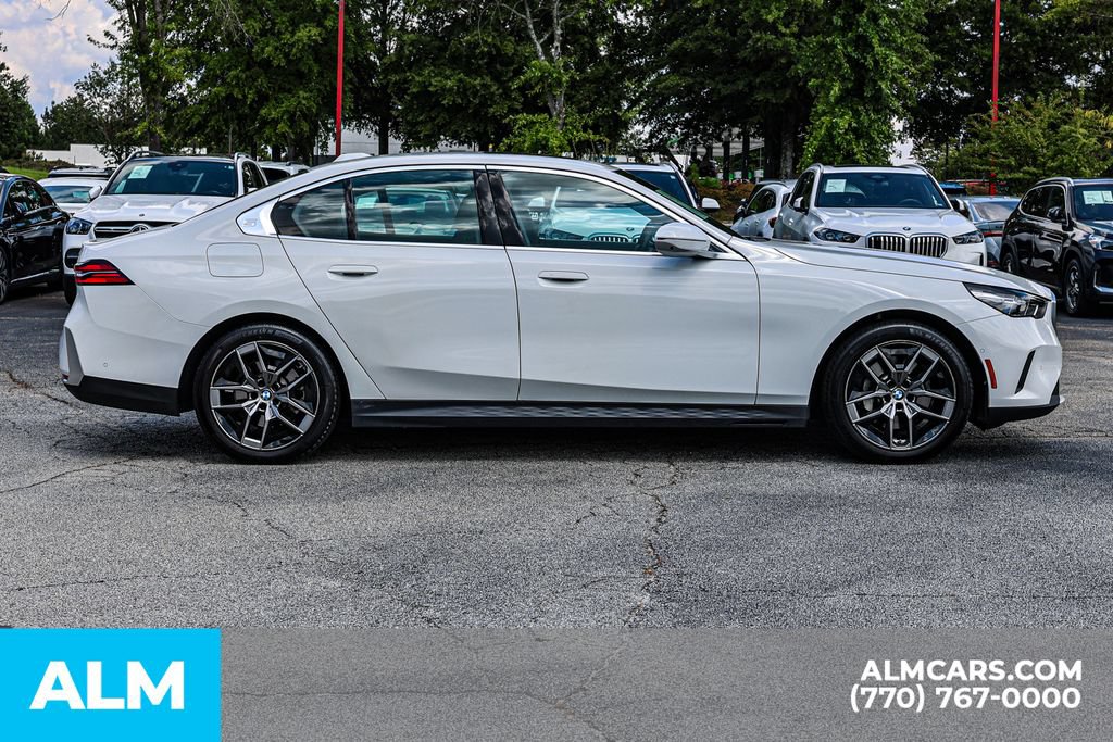 Used 2026 BMW 530i RWD image 9