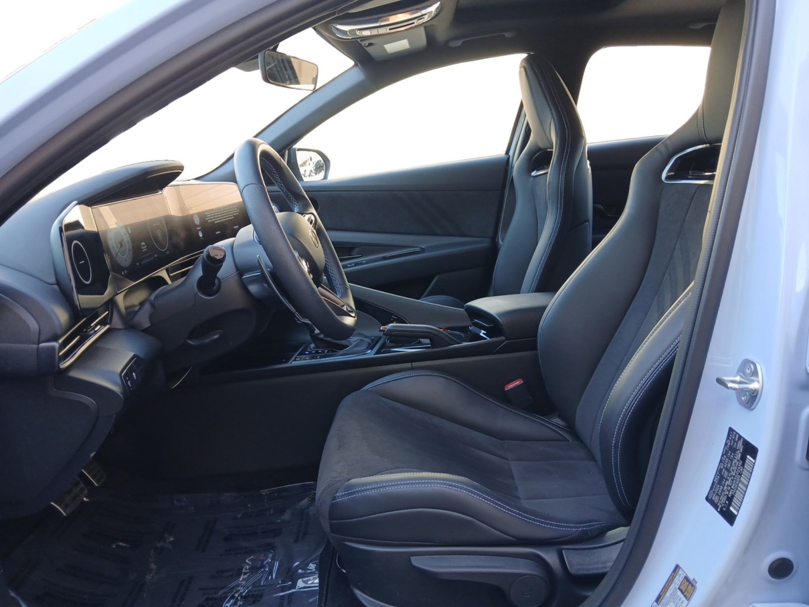 Certified 2025 Hyundai Elantra N Base image 9